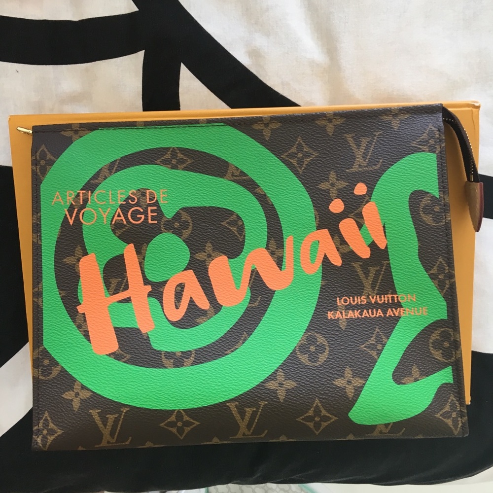 LOUIS VUITTON Monogram Hawaii Toiletry Pouch 26